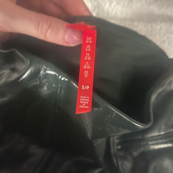 SPANX Faux Patent Leather Leggings Deep Green - Picture 6 of 6